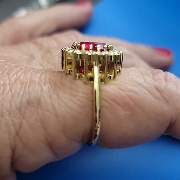 Gold Red Cocktail Ring Rhinestones sizes 8  Christmas - Picture 3 of 5